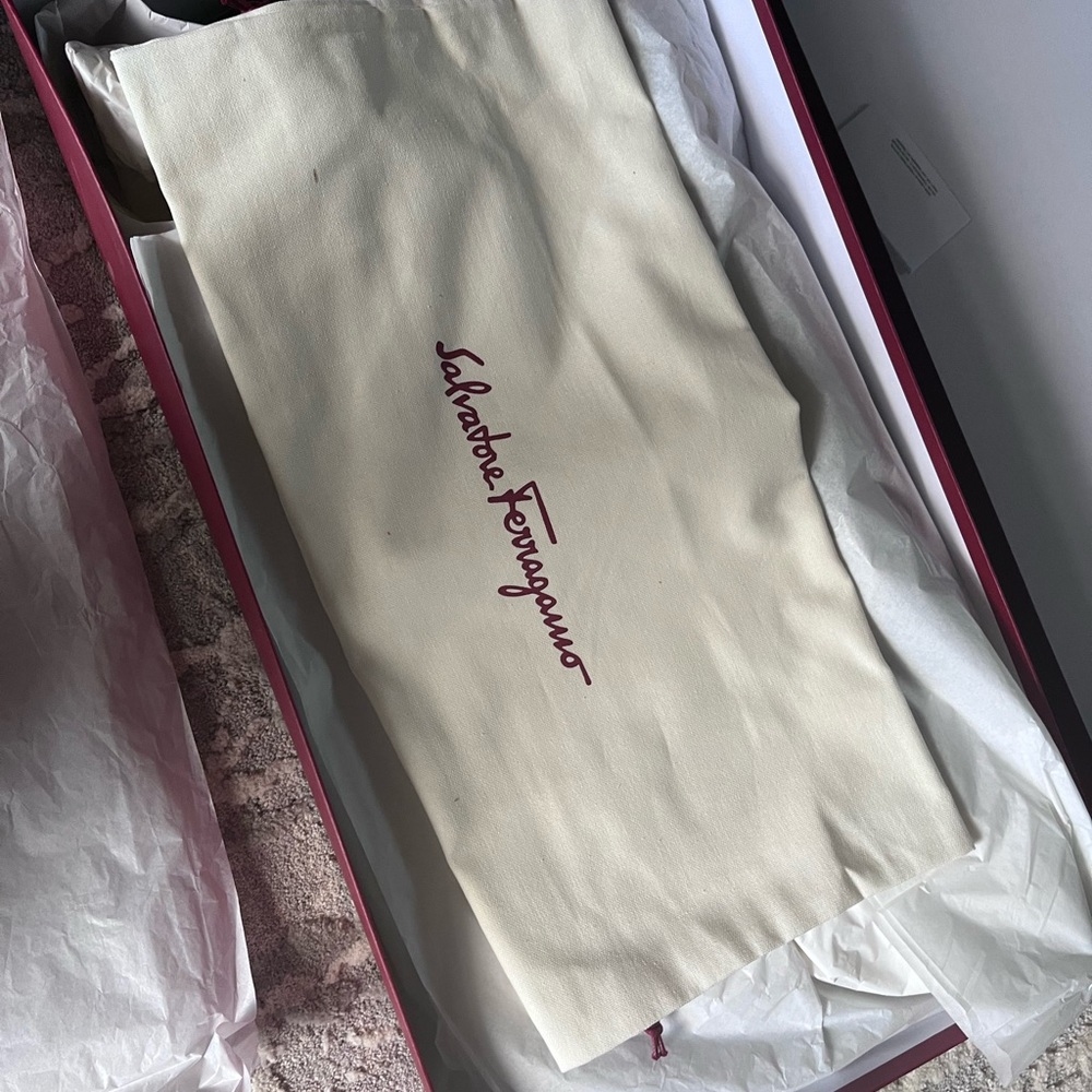 Gorgeous, brand new GIFTABLE boots, size 5.5 - Picture 6 of 6